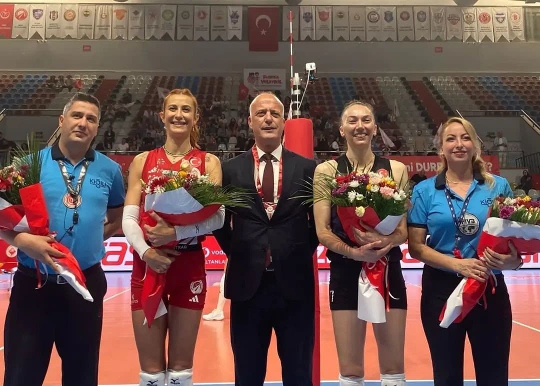 🌸 VODAFONE SULTANLAR LİGİ’NDE İZMİR’DE ÇİÇEKLİ AÇILIŞ! – fotoğraf 1