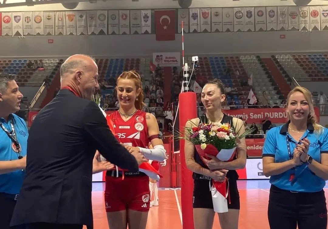 🌸 VODAFONE SULTANLAR LİGİ’NDE İZMİR’DE ÇİÇEKLİ AÇILIŞ! – fotoğraf 3