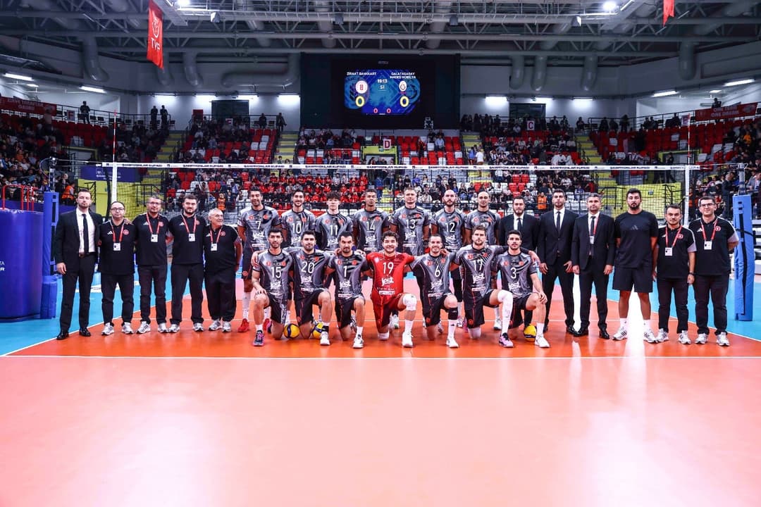 ŞAMPİYON GALATASARAY MADEŞ MOBİLYA – fotoğraf 1