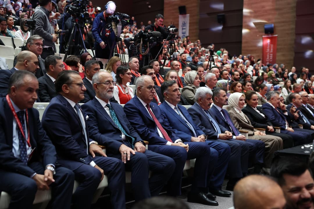 TVF Başkanı Mehmet Akif Üstündağ’a “Aile ve Spor Değerlerine Katkı Ödülü” – fotoğraf 4